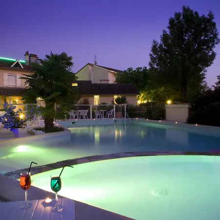 Logis - Restaurant - - Le Relais De Farrou