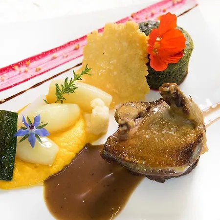 Logis - Restaurant - - Le Relais De Farrou Hotel 4*