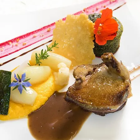 Hotel Logis - Restaurant - - Le Relais De Farrou 4*