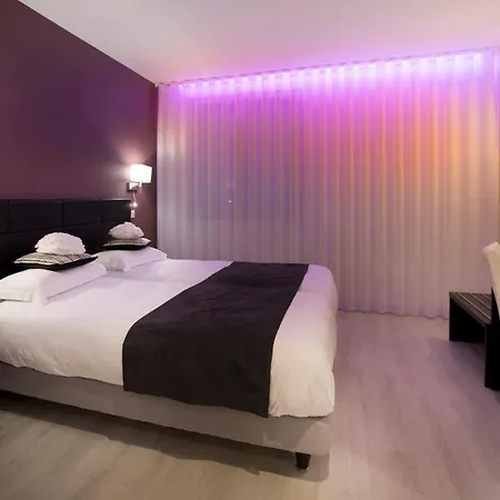 Hotel Logis - Restaurant - - Le Relais De Farrou 4*