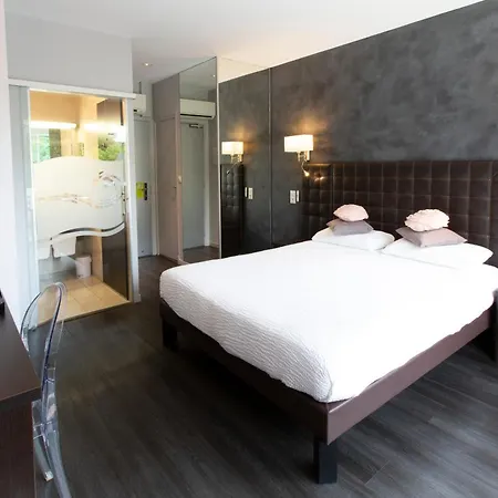 Hotel Logis - Restaurant - - Le Relais De Farrou 4*