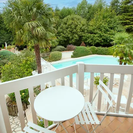 Le Relais De Farrou Hotel 4*