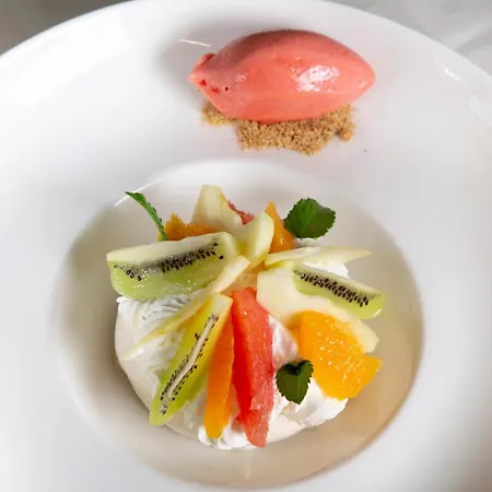 Hotel Logis - Restaurant - - Le Relais De Farrou