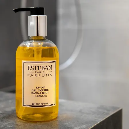 Hotel Logis - Restaurant - - Le Relais De Farrou