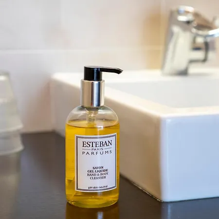 Logis - Restaurant - - Le Relais De Farrou Hotel 4*