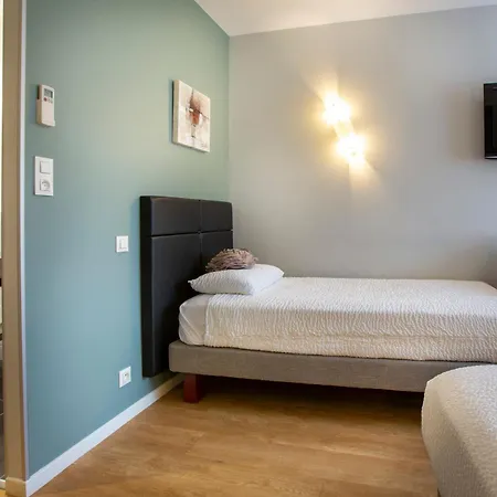 Hotel Logis - Restaurant - - Le Relais De Farrou 4*