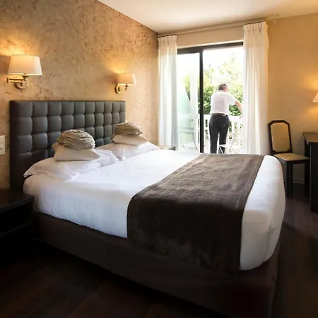 Logis - Restaurant - - Le Relais De Farrou 4* Villefranche-de-Rouergue