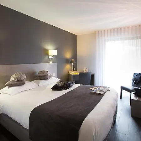 Logis - Restaurant - - Le Relais De Farrou Hotel Villefranche-de-Rouergue