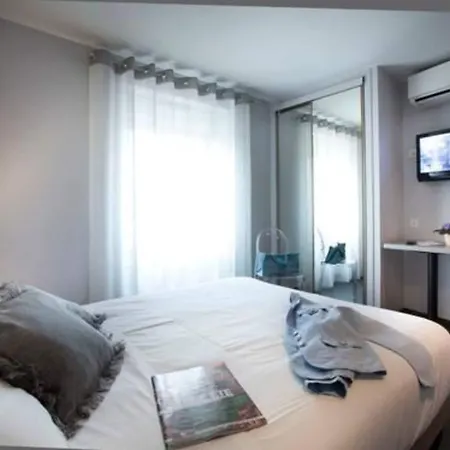 Logis - Restaurant - - Le Relais De Farrou