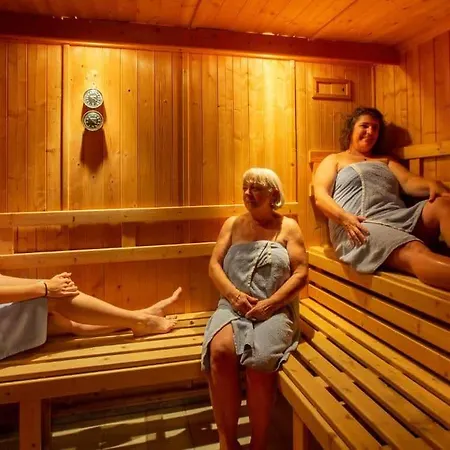 Hotel Le Relais De Farrou 4*
